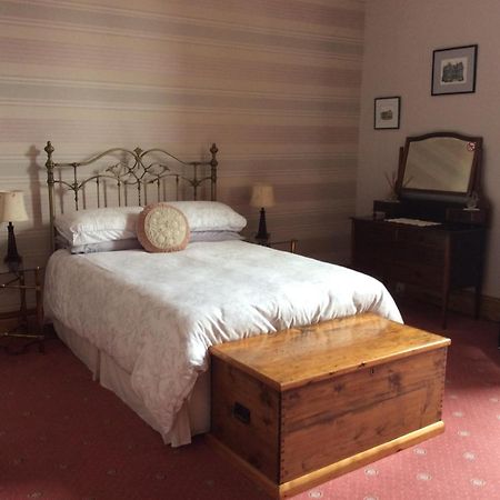 Old Bank House Bed & Breakfast Питърхед Екстериор снимка